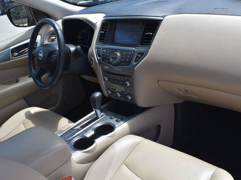 Used 2019 Nissan Pathfinder SL FWD image 14