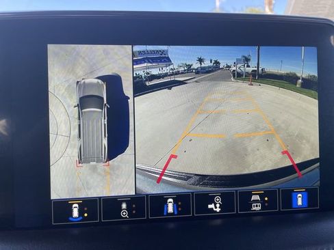 Used 2023 Chevrolet Tahoe Z71 w/ Z71 Off-Road Package image 15