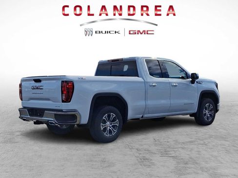 New 2026 GMC Sierra 1500 SLE image 6