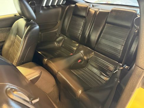 Used 2005 Ford Mustang GT Premium RWD image 26