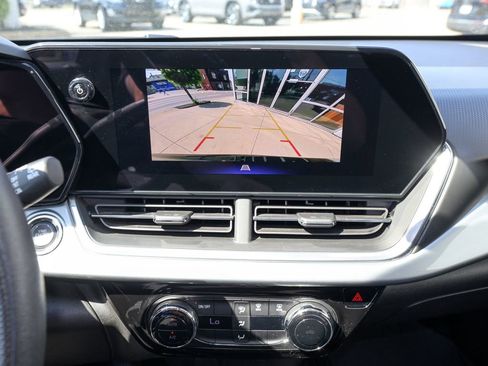 Used 2024 Chevrolet Trax LT FWD image 17