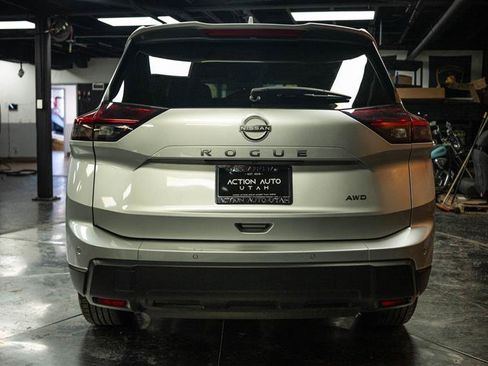 Used 2025 Nissan Rogue SV AWD/4WD image 6