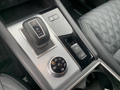 Used 2023 Mitsubishi Outlander SEL image 24