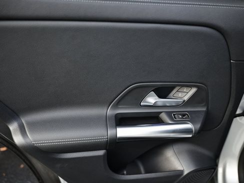 Used 2021 Mercedes-Benz GLA 250 4MATIC image 25