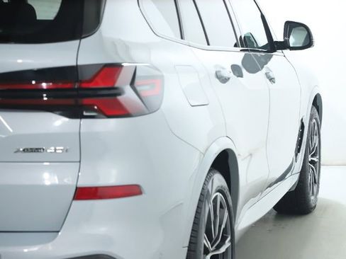 Used 2025 BMW X5 xDrive40i w/ M Sport Package image 46