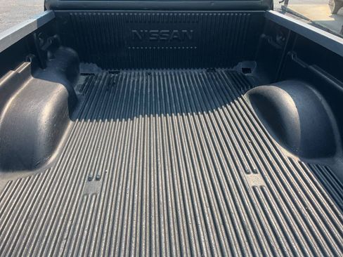 Used 2006 Nissan Frontier SE w/ (P01) Power Pkg AWD/4WD image 10
