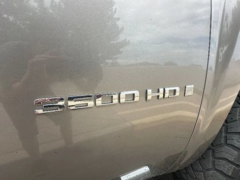 Used 2009 Chevrolet Silverado 3500 LT w/ Exterior Plus Package AWD/4WD image 7