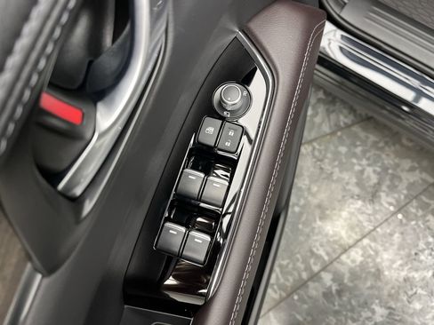 New 2025 MAZDA CX-5 Signature image 9