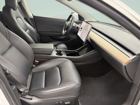 Used 2019 Tesla Model 3 Standard Range Plus image 20