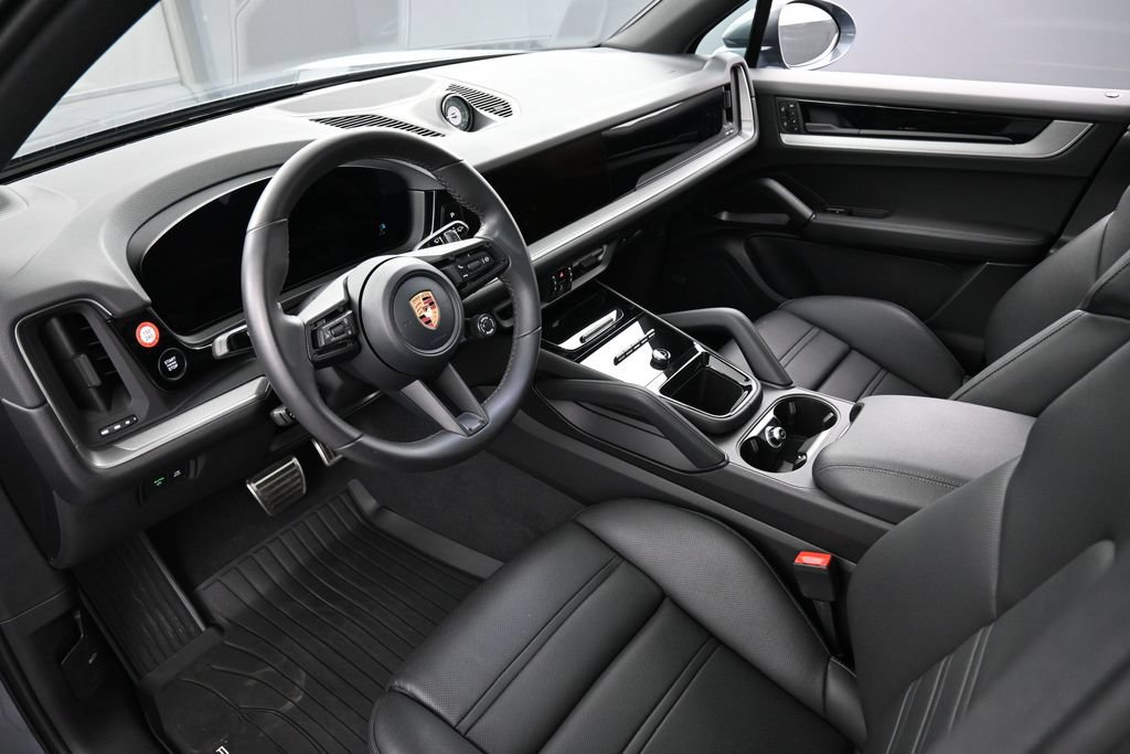 Certified 2026 Porsche Cayenne S AWD/4WD image 4