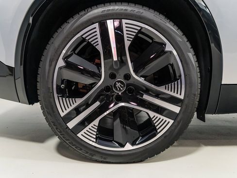 New 2025 Maserati Grecale Folgore image 11