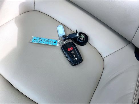 Used 2024 Toyota RAV4 XLE Premium FWD image 15