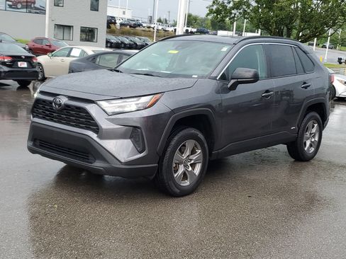 Certified 2025 Toyota RAV4 LE AWD/4WD image 2