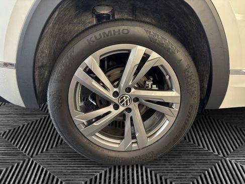 Used 2024 Volkswagen Atlas Cross Sport SEL R-Line AWD/4WD image 33
