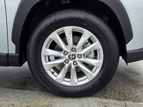 Certified 2023 Toyota Corolla Cross LE w/ Moonroof Package image 9