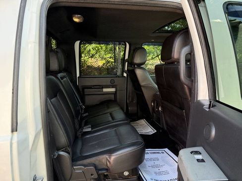 Used 2014 Ford F250 Lariat image 13