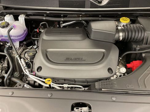 New 2026 Chrysler Pacifica Select image 18