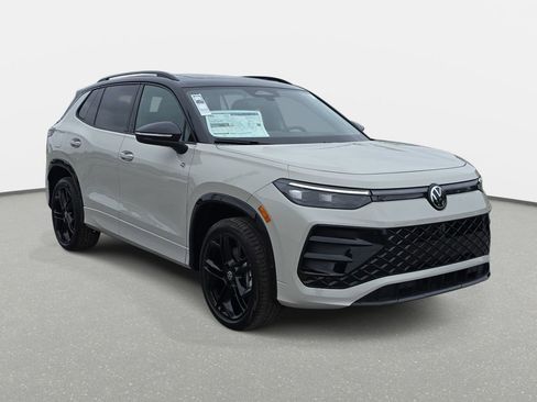 New 2026 Volkswagen Tiguan SE R-Line AWD/4WD image 3