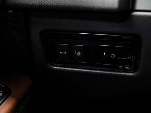 Used 2017 Jaguar XF S image 27