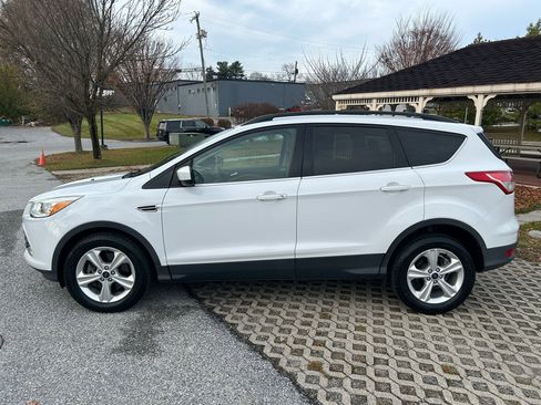 Used 2015 Ford Escape SE w/ Equipment Group 201A image 8