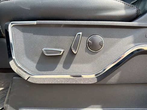 Used 2021 Ford F150 Lariat image 13