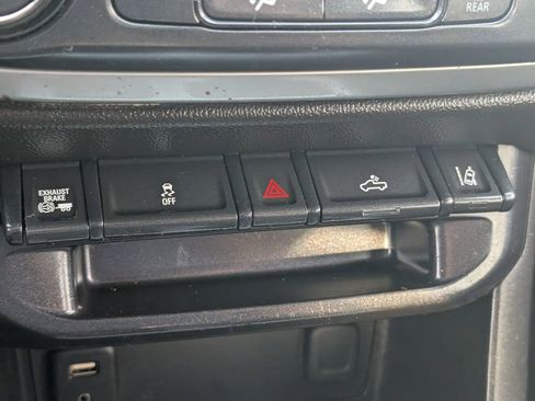 Used 2016 Chevrolet Colorado LT w/ LT Convenience Package AWD/4WD image 21