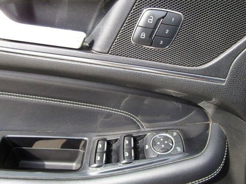 Used 2016 Ford Edge Titanium w/ Technology Package image 16