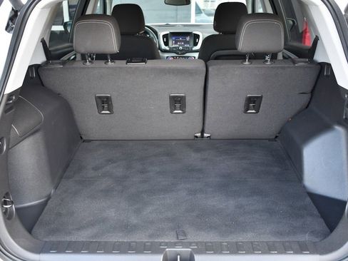 Used 2023 GMC Terrain SLE w/ Driver Convenience Package image 12