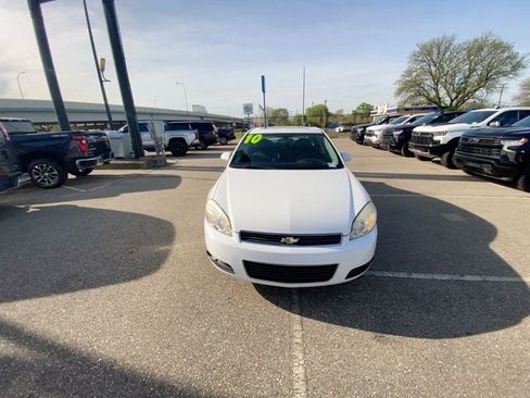Used 2010 Chevrolet Impala LT w/ Luxury Edition Package FWD image 13