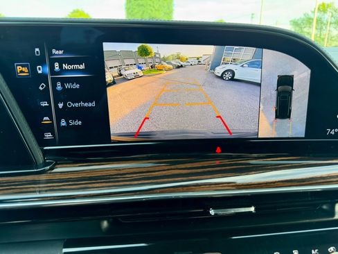 Used 2023 Cadillac Escalade Premium Luxury w/ Performance Package image 34