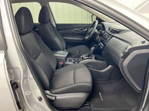 Used 2020 Nissan Rogue SV FWD image 21