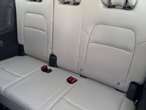 Used 2022 Nissan Pathfinder SL FWD image 14