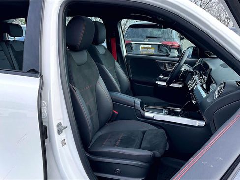 Used 2025 Mercedes-Benz GLB 35 AMG AMG GLB 35 image 9
