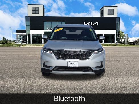 Certified 2023 Kia Carnival LX image 4