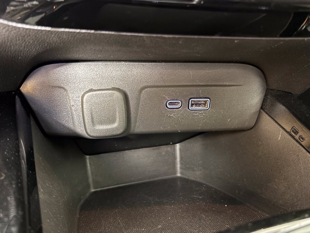 Used 2025 Chevrolet Trax LT FWD image 27