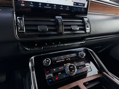 Used 2022 Lincoln Navigator Black Label image 18