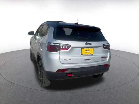 Used 2025 Jeep Compass Trailhawk image 11