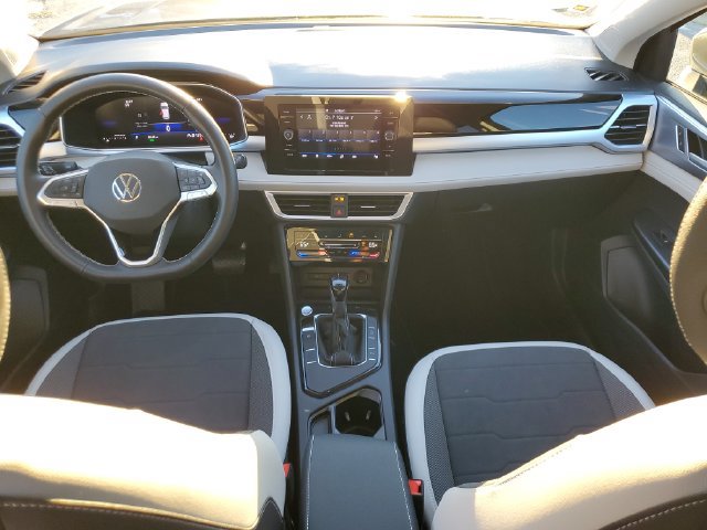Certified 2026 Volkswagen Taos SE FWD image 8