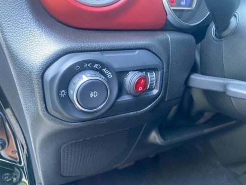Used 2023 Jeep Wrangler Unlimited Rubicon AWD/4WD image 17