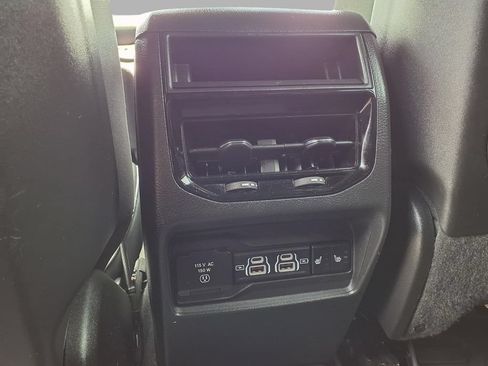 Used 2024 Jeep Grand Cherokee Limited AWD/4WD image 24