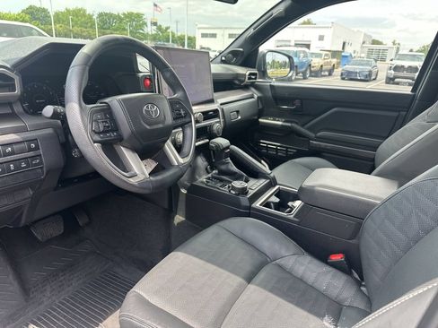 Certified 2025 Toyota 4Runner TRD Off-Road Premium AWD/4WD image 24