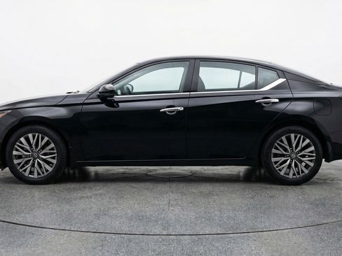 Used 2025 Nissan Altima 2.5 SV image 5