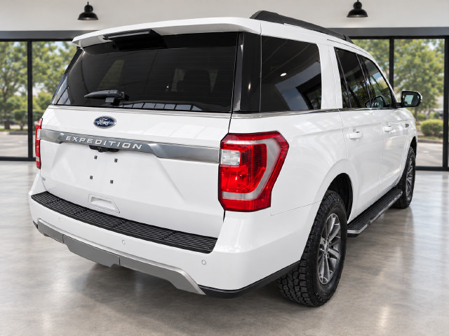 Used 2021 Ford Expedition XLT RWD image 3