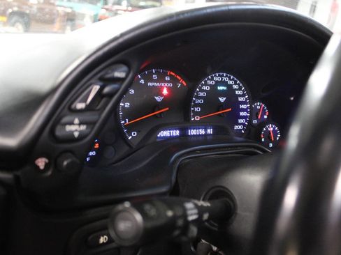 Used 2001 Chevrolet Corvette Coupe w/ Preferred Equipment Group2 image 37