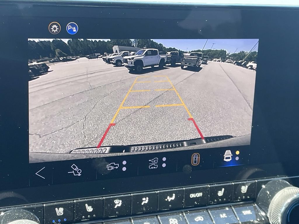 New 2026 Chevrolet Colorado ZR2 w/ Technology Package AWD/4WD image 22
