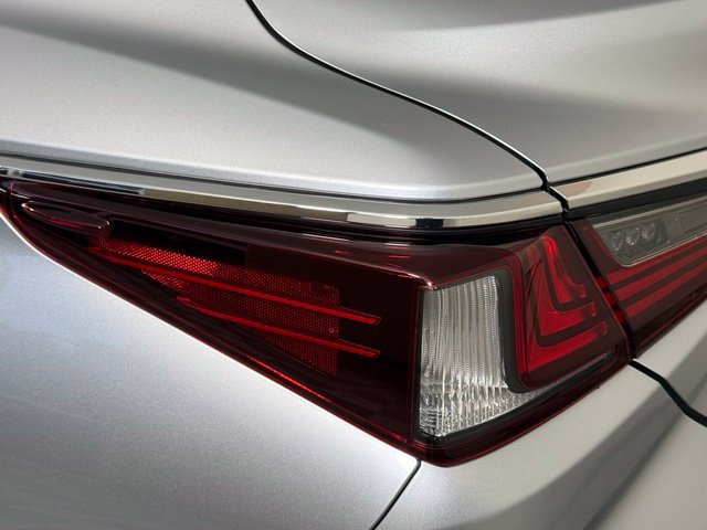 Used 2025 Lexus ES 350 w/ Premium Package FWD image 15