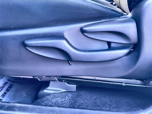 Used 2017 Toyota RAV4 LE image 13