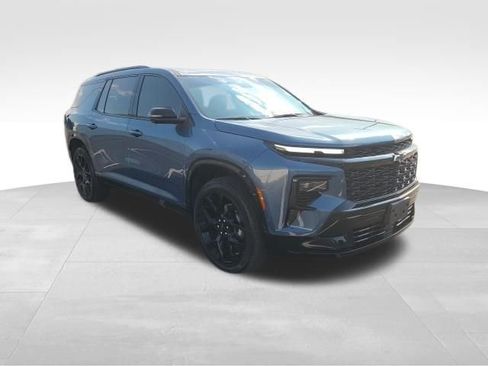 Used 2024 Chevrolet Traverse RS FWD image 8