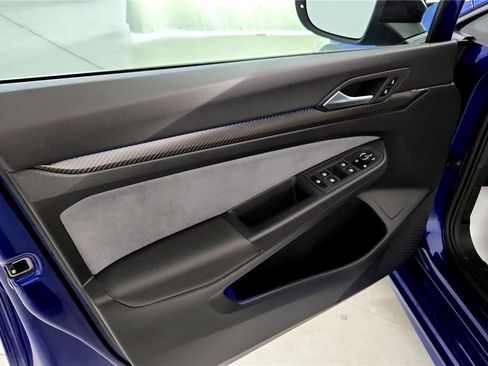 Used 2025 Volkswagen Golf R Black Edition image 24