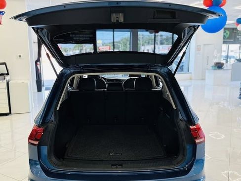 Used 2019 Volkswagen Tiguan SE w/ Panoramic Sunroof Package image 9